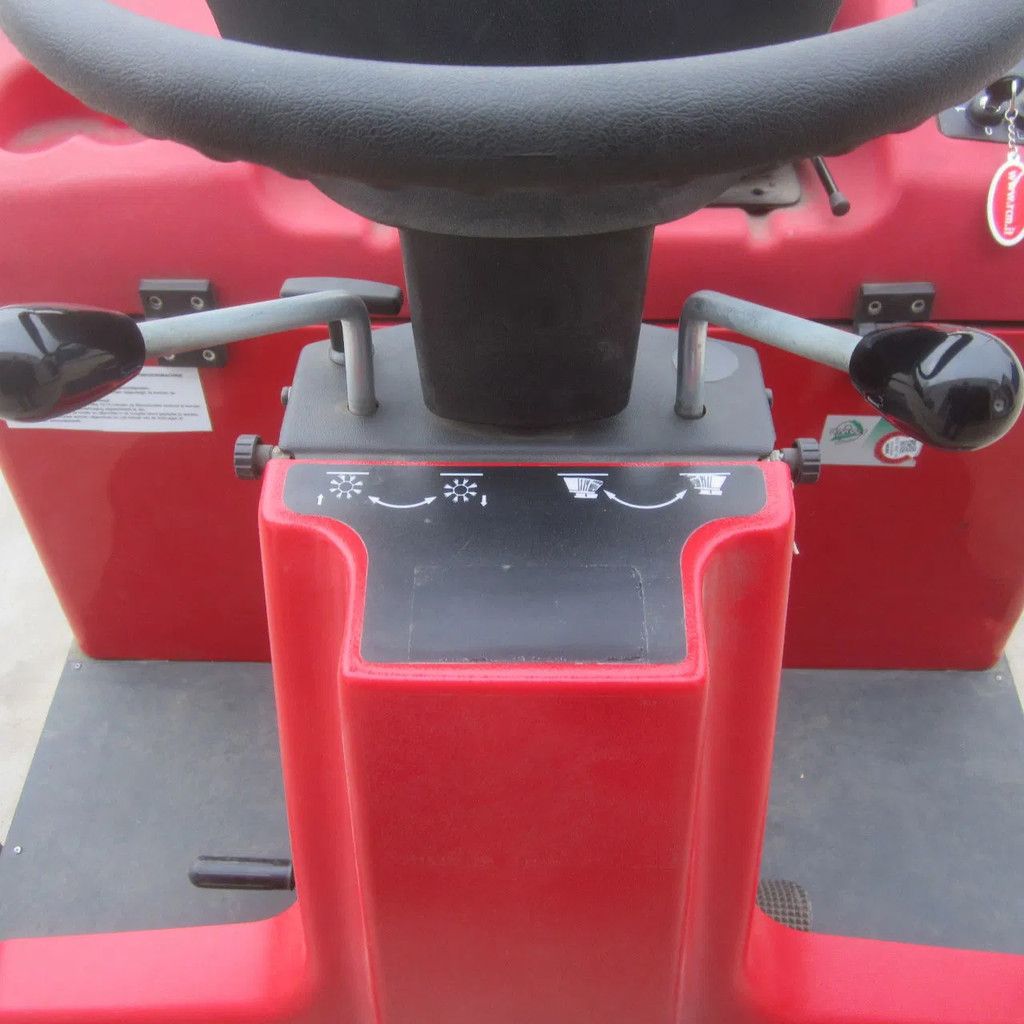 RCM Veegmachine zit-veeg Atom/E-plus.