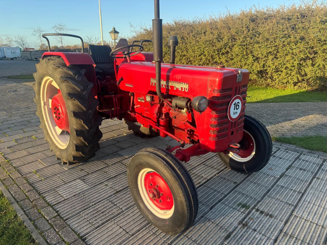 Mc Cormick Farmall D-430