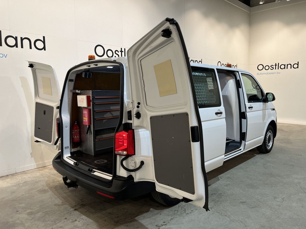 Volkswagen Transporter 2.0 TDI L2H1 150 PK 4Motion 4x4 / Servicebus / Inrichting / Euro 6 / 220V. / Airco / CarPlay / Cruise Control / Camera / Navigatie