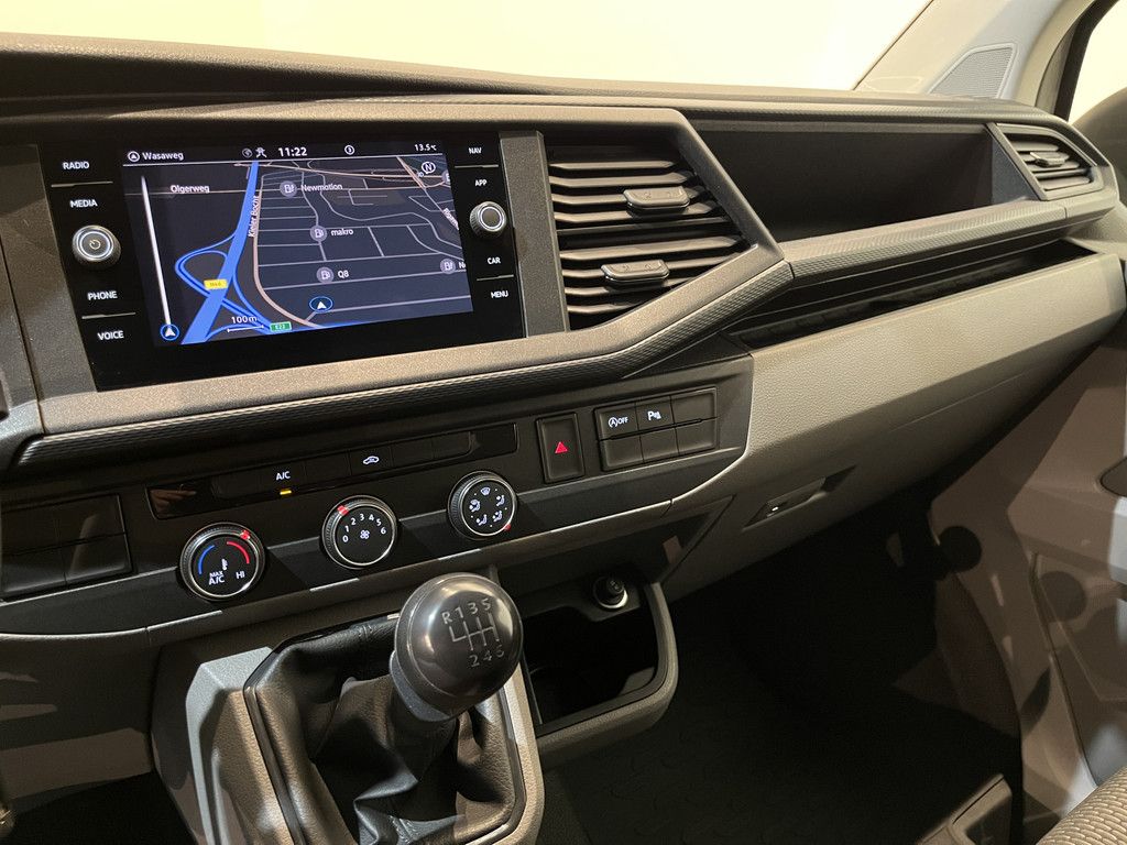 Volkswagen Transporter 2.0 TDI L2H1 150 PK 4Motion 4x4 / Servicebus / Inrichting / Euro 6 / 220V. / Airco / CarPlay / Cruise Control / Camera / Navigatie