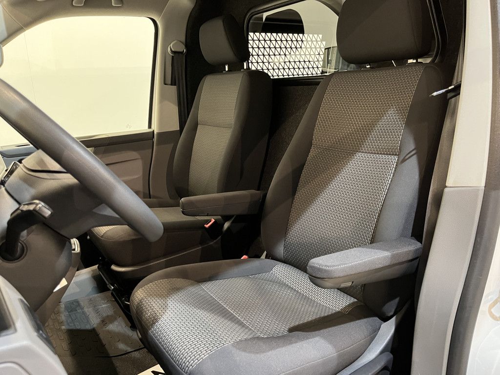 Volkswagen Transporter 2.0 TDI L2H1 150 PK 4Motion 4x4 / Servicebus / Inrichting / Euro 6 / 220V. / Airco / CarPlay / Cruise Control / Camera / Navigatie