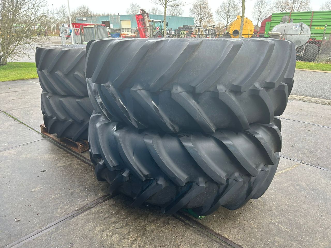 Michelin MachXbib 710/70R42&600/70R30 op 10 gaats Fendt velgen