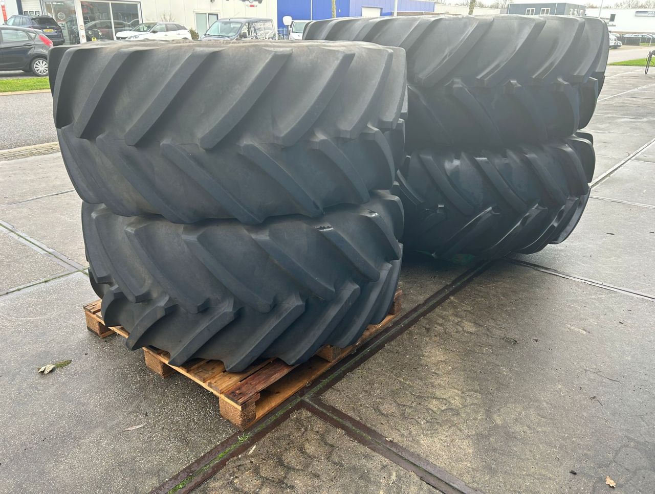 Michelin MachXbib 710/70R42&600/70R30 op 10 gaats Fendt velgen