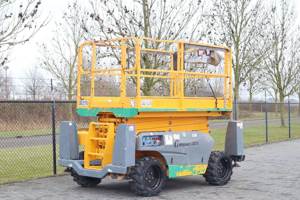 Haulotte COMPACT 12DX | 12 METER | 450 KG | OUTRIGGERS