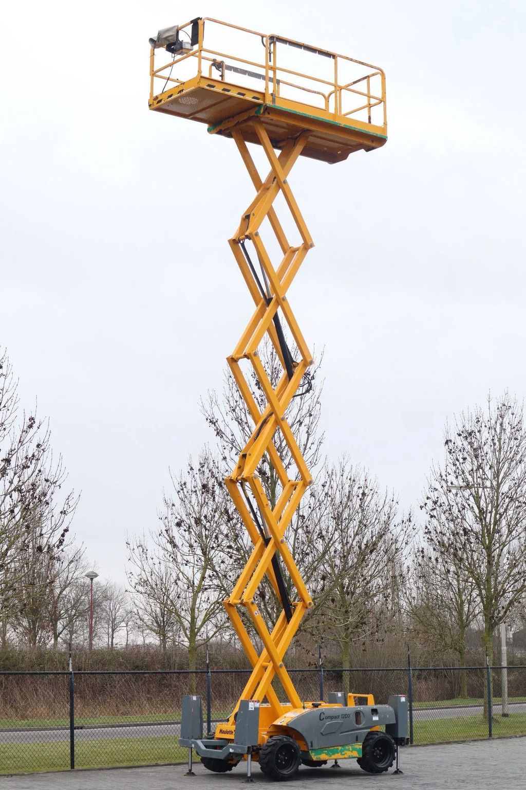 Haulotte COMPACT 12DX | 12 METER | 450 KG | OUTRIGGERS