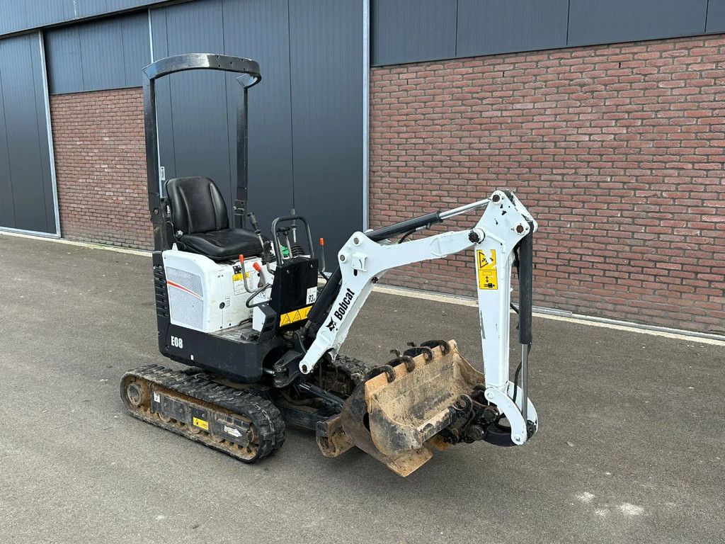 Bobcat E08 minikraan