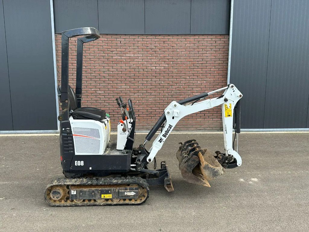 Bobcat E08 minikraan