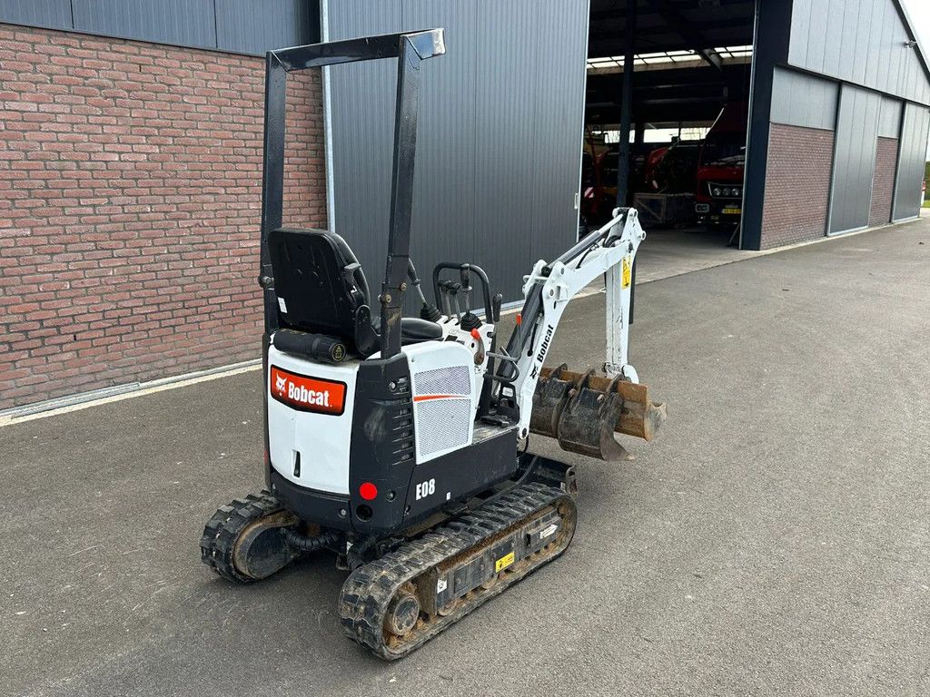 Bobcat E08 minikraan
