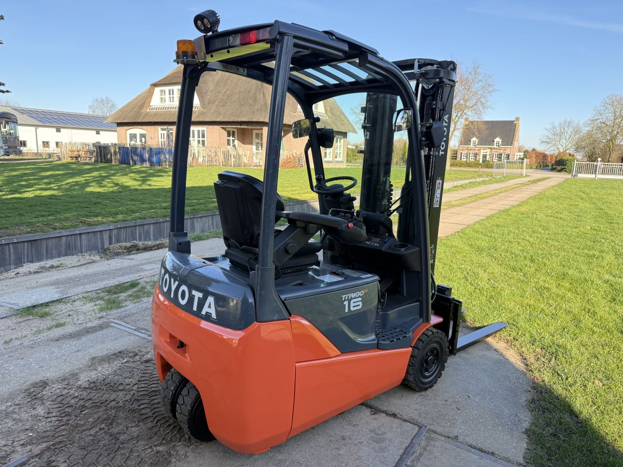 Toyota Traigo 1600kg triplex Freelift Sideshift 3900uur