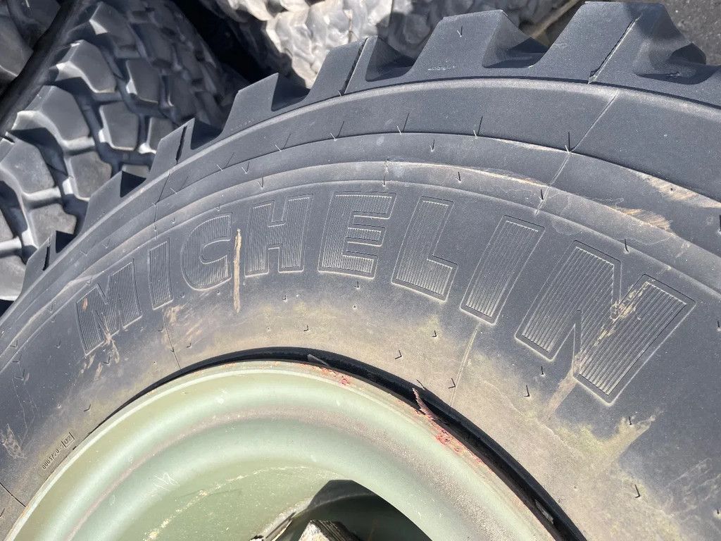 Michelin 16.00 R20 XZL blocktyres met velg 70-90% pakket 56 x Special Price !!