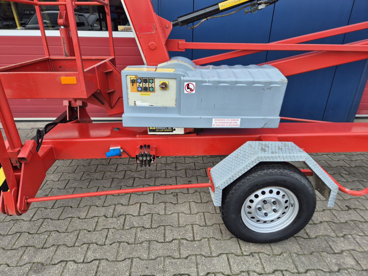 SKY HIGH 1200 AANHANGER HOOGWERKER 12 METER 230V