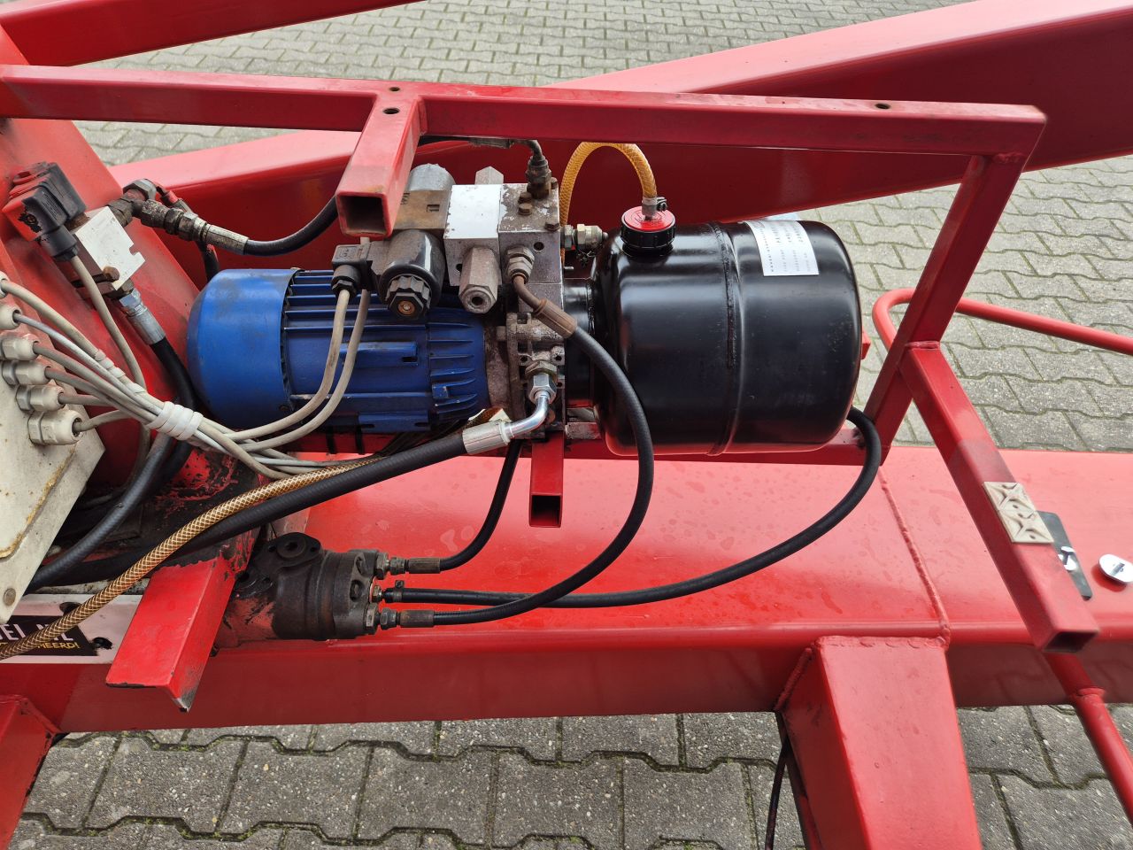 SKY HIGH 1200 AANHANGER HOOGWERKER 12 METER 230V