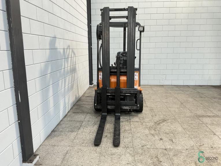 Forklifts Electric Still R50-15 2001 Triplex
