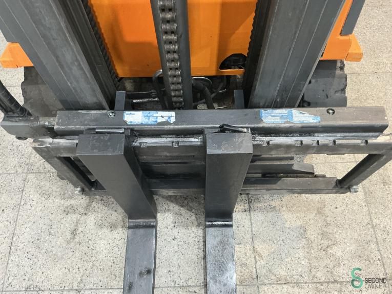 Forklifts Electric Still R50-15 2001 Triplex