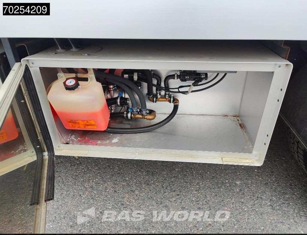 Volvo FL 250 4X2 14tonner Automatic Exhibition truck EURO 6