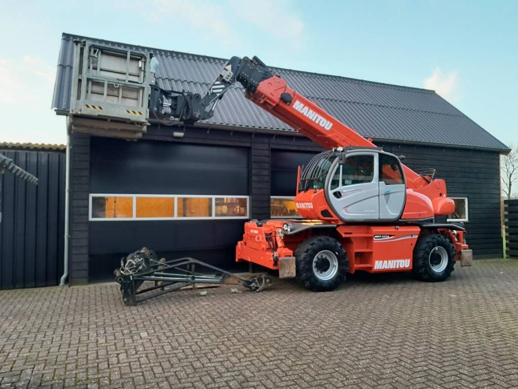 Manitou MRT 2150 Plus Privilege Remote - Manbasket - Winch