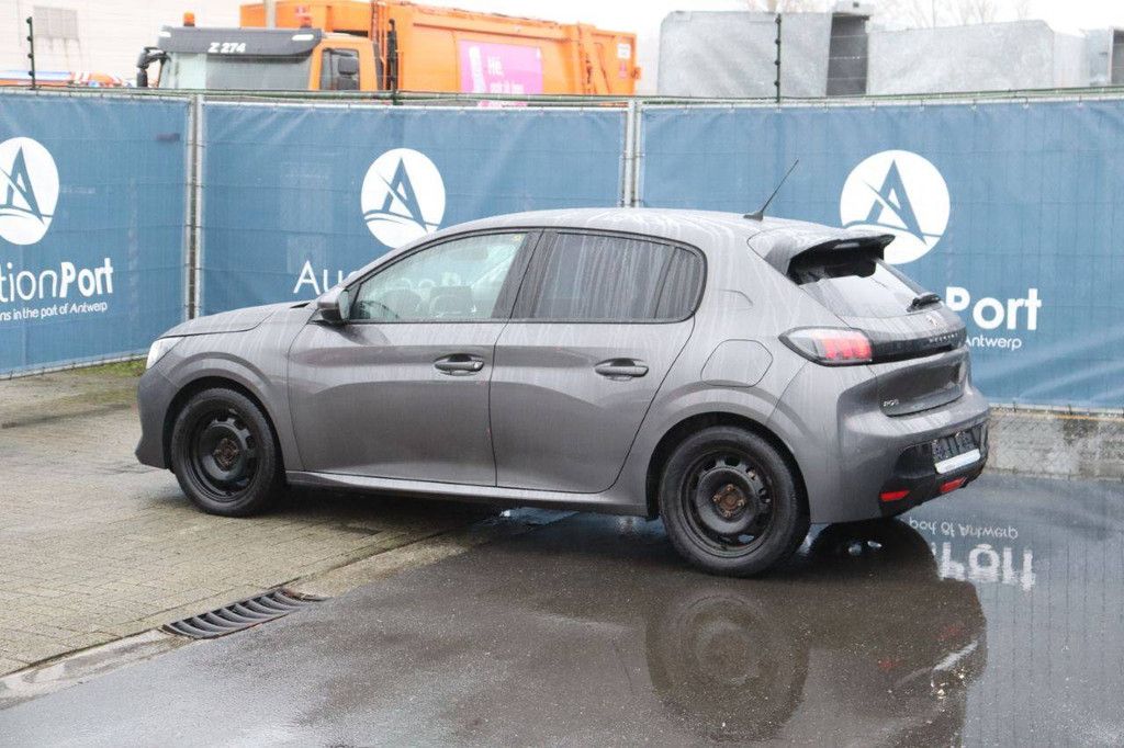 Passenger car Peugeot 208 Petrol 101 hp 2021 (Margin)