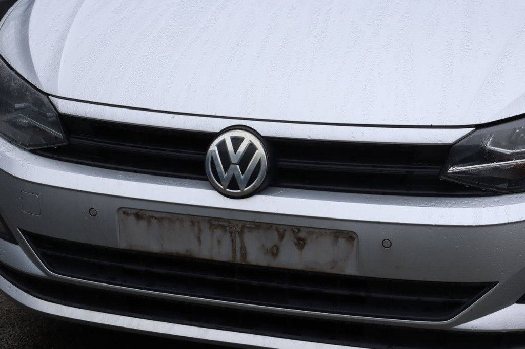 Passenger car Volkswagen Polo Petrol 95 hp 2018 (Margin)