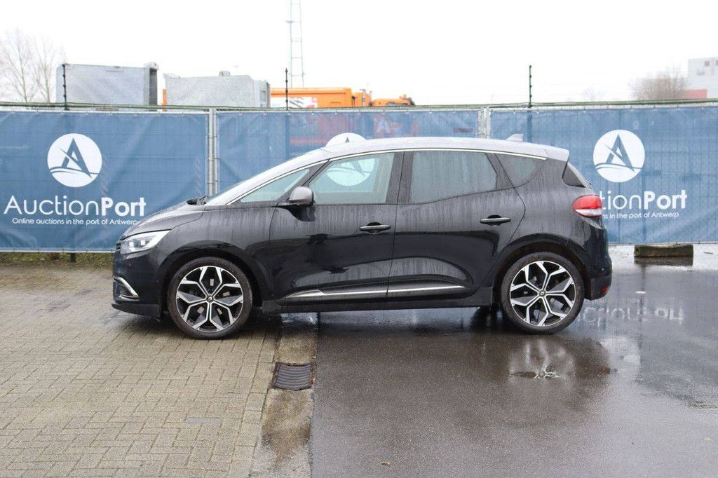 Passenger car Renault Scenic Petrol 140 hp 2022 (Margin)