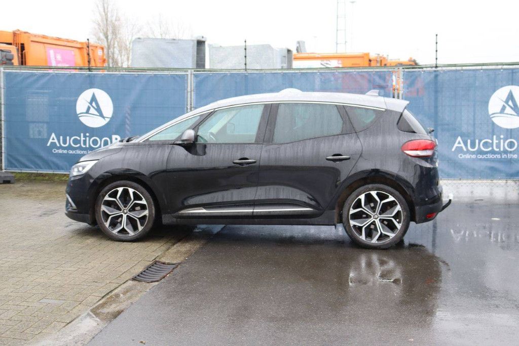 Passenger car Renault Scenic Petrol 140 hp 2022 (Margin)