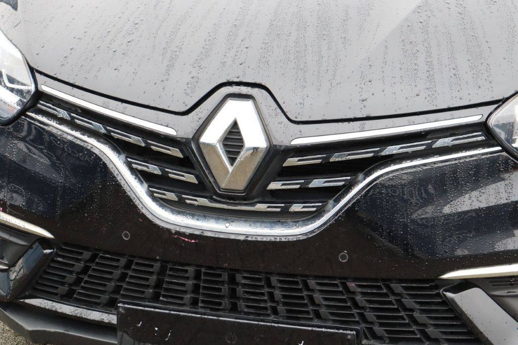 Passenger car Renault Scenic Petrol 140 hp 2022 (Margin)