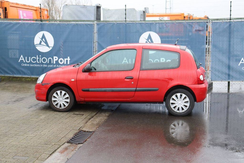 Renault Clio Pkw Benzin 89 PS 2012 (Margin)