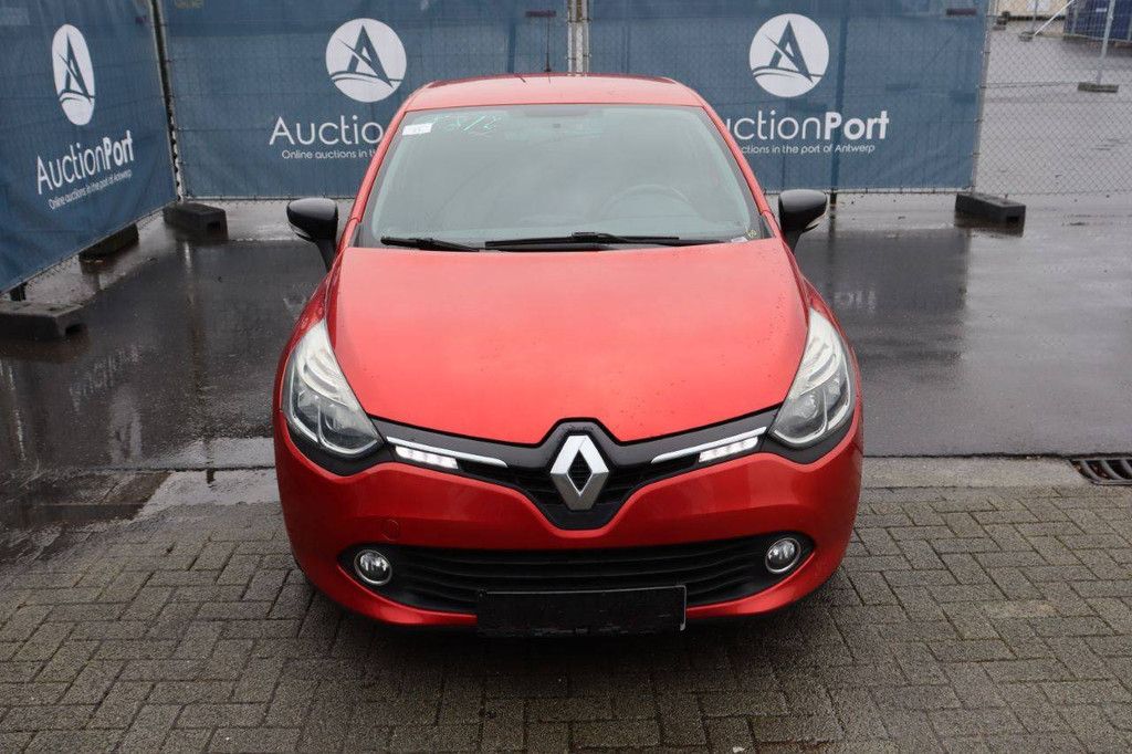 Passenger car Renault Clio Diesel 90 hp 2017 (Margin)