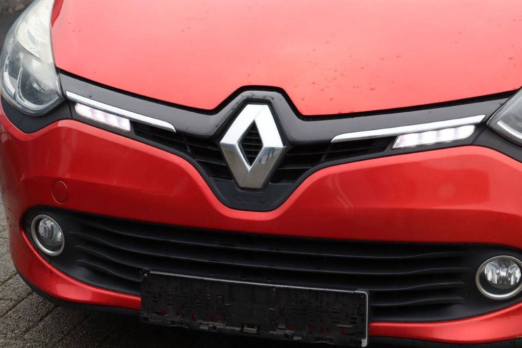 Passenger car Renault Clio Diesel 90 hp 2017 (Margin)