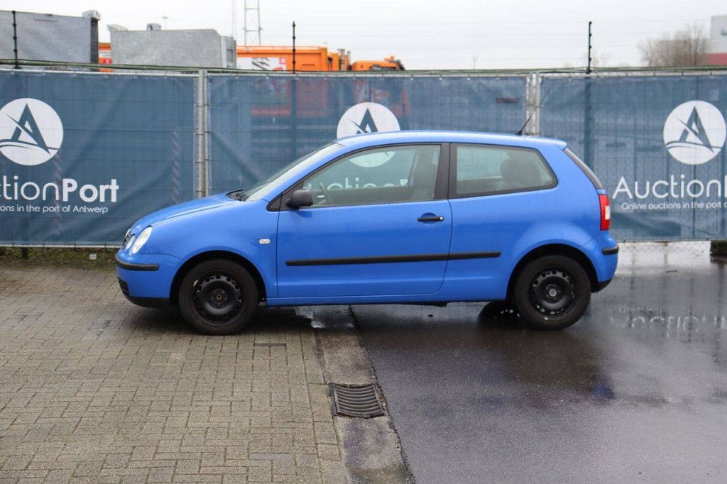 Passenger car Volkswagen Polo Petrol 65 hp 2004 (Margin)