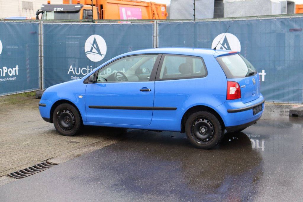 Passenger car Volkswagen Polo Petrol 65 hp 2004 (Margin)