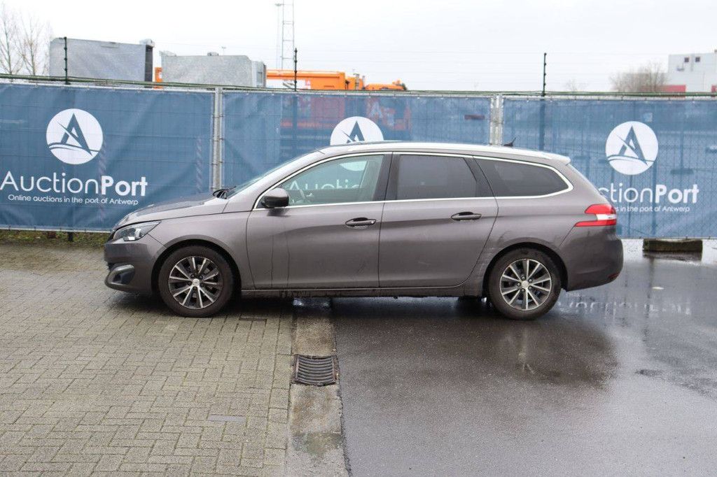 Passenger car Peugeot 308 Diesel 116 hp 2014 (Margin)