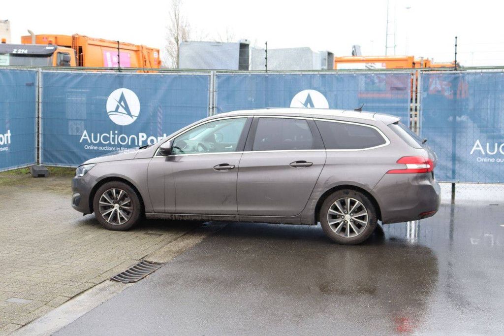 Passenger car Peugeot 308 Diesel 116 hp 2014 (Margin)