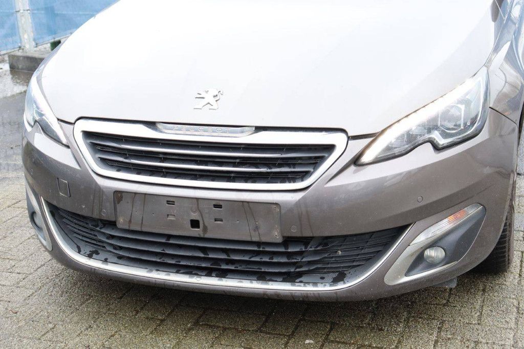 Passenger car Peugeot 308 Diesel 116 hp 2014 (Margin)