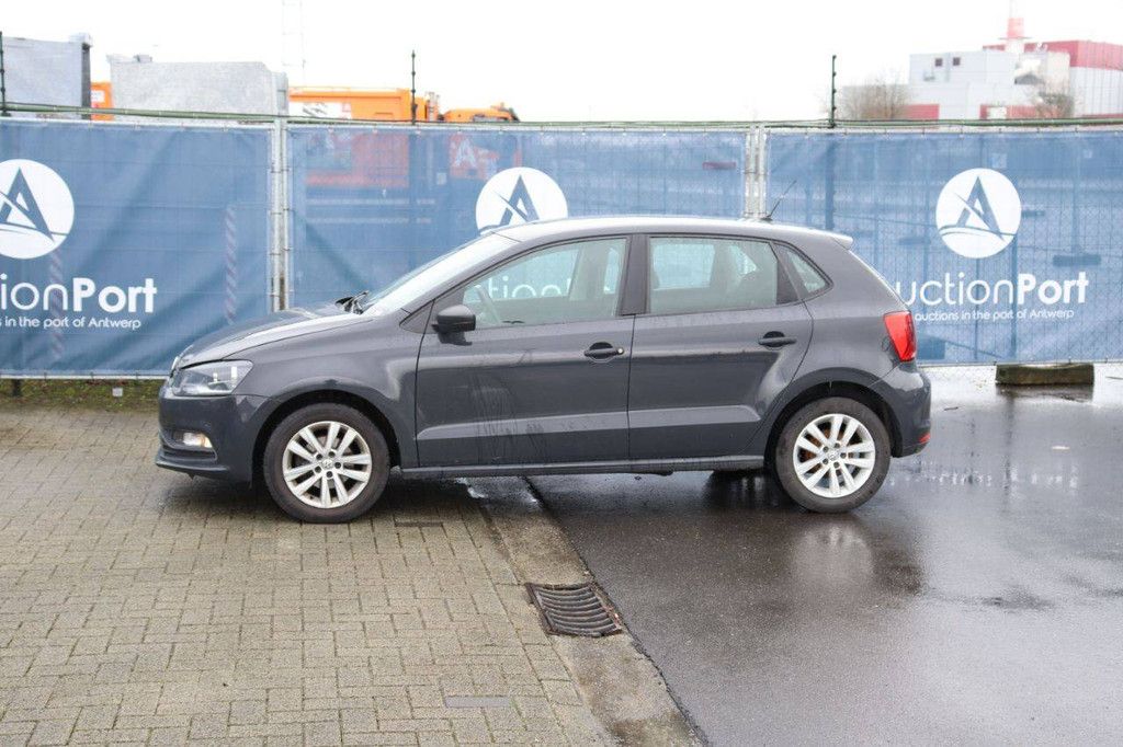 Pkw Volkswagen Polo Benzin 60 PS 2016 (Marge)