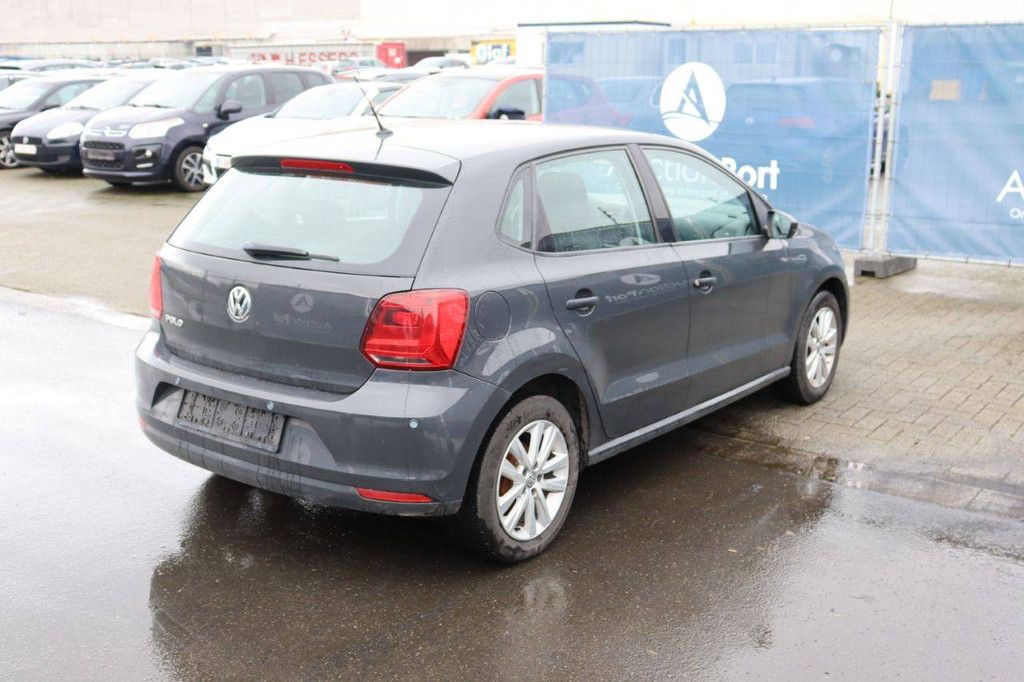 Pkw Volkswagen Polo Benzin 60 PS 2016 (Marge)