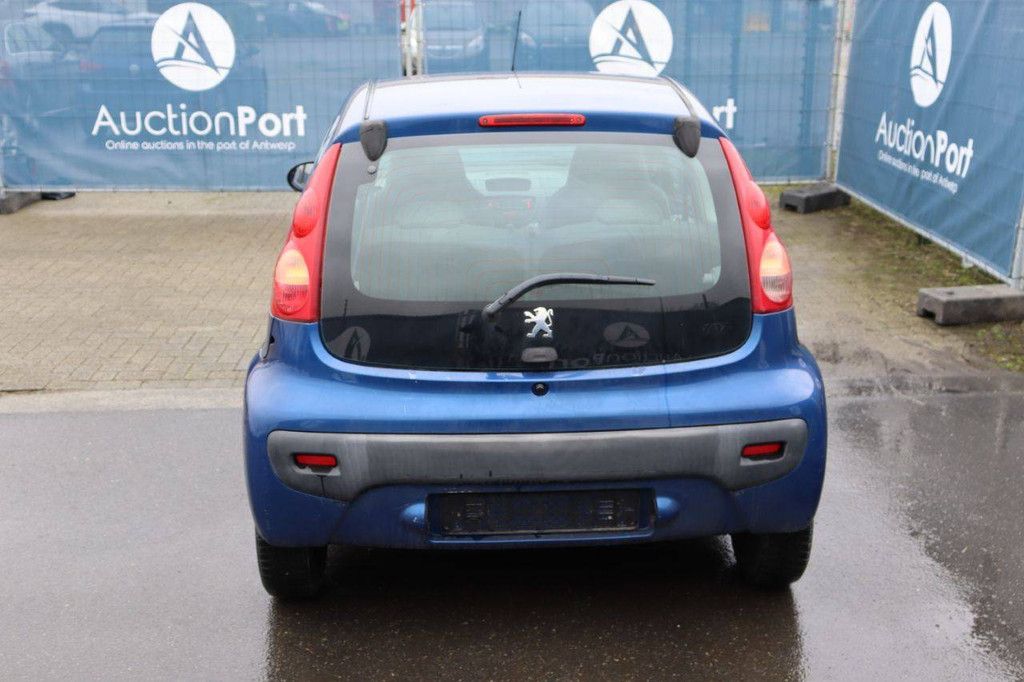 Passenger car Peugeot 107 Petrol 68 hp 2008 (Margin)