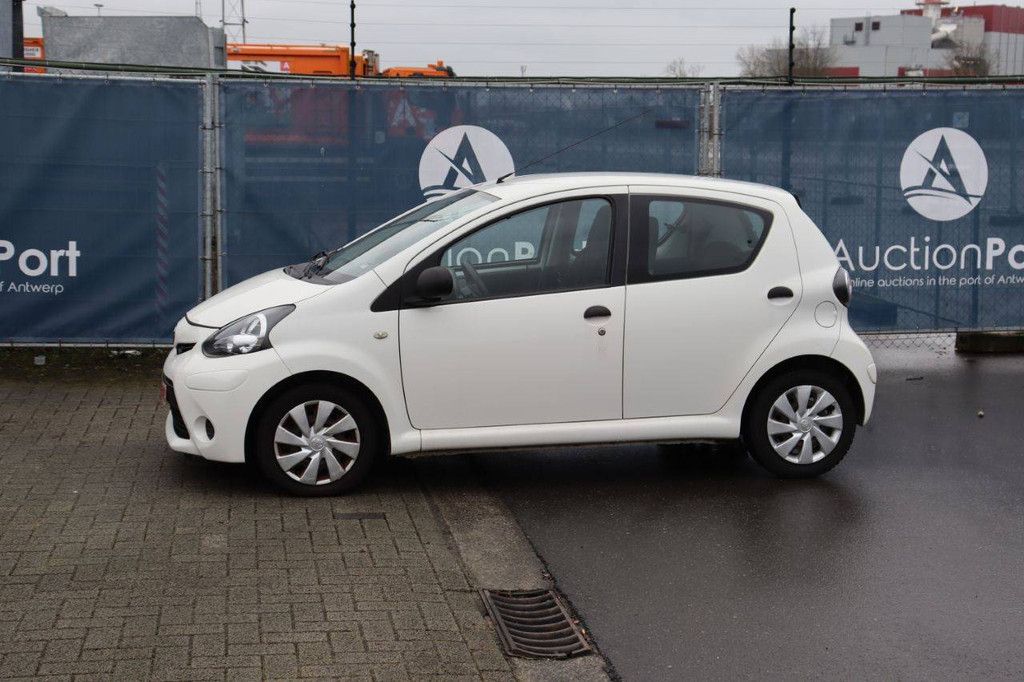 Passenger car Toyota Aygo Petrol 68 hp 2013 (Margin)