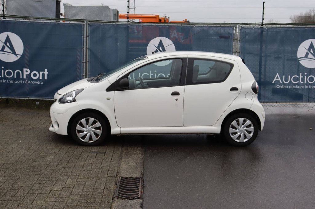 Passenger car Toyota Aygo Petrol 68 hp 2013 (Margin)