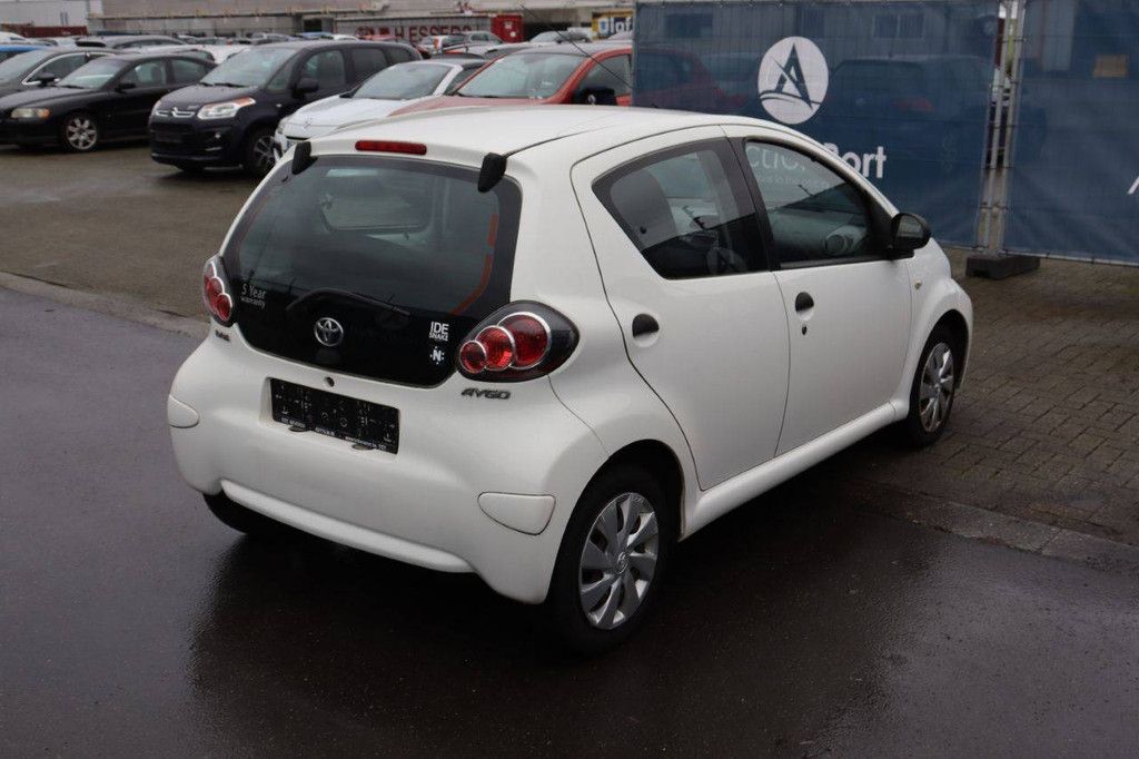 Passenger car Toyota Aygo Petrol 68 hp 2013 (Margin)