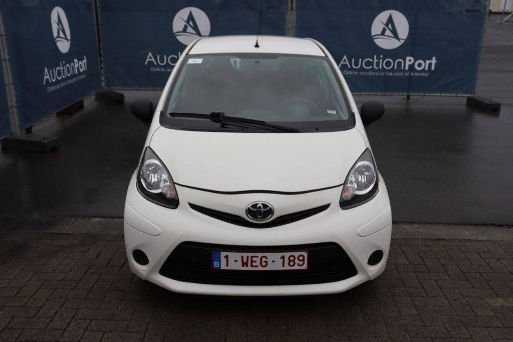 Passenger car Toyota Aygo Petrol 68 hp 2013 (Margin)
