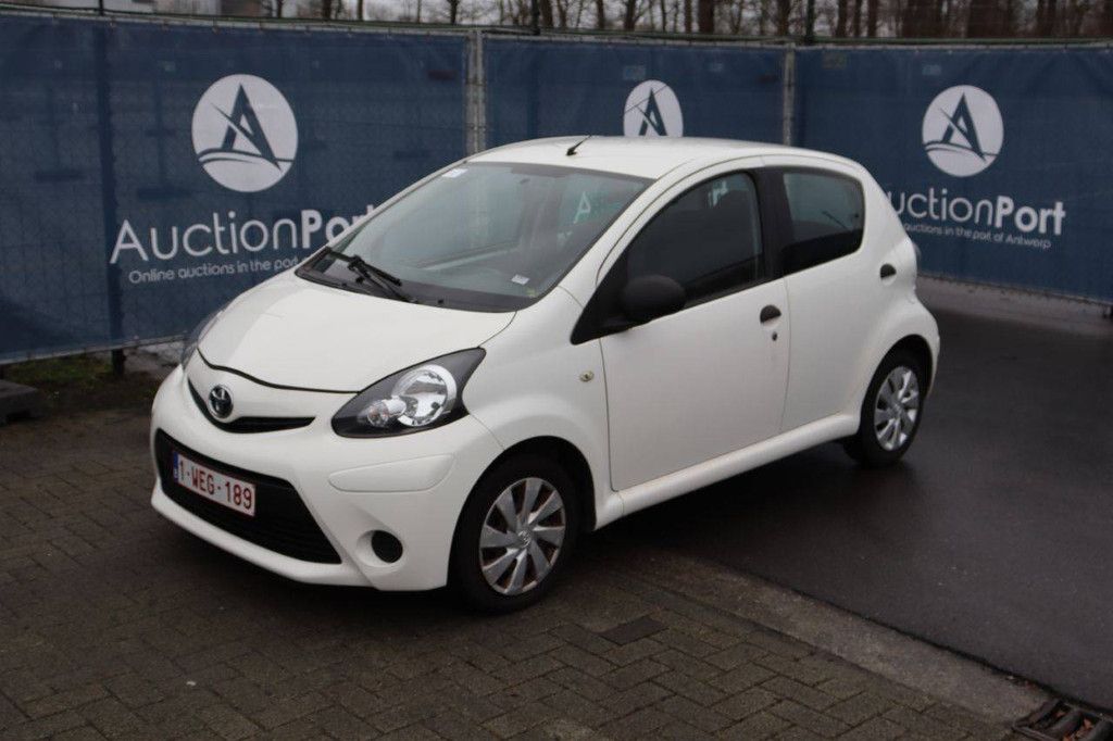 Passenger car Toyota Aygo Petrol 68 hp 2013 (Margin)
