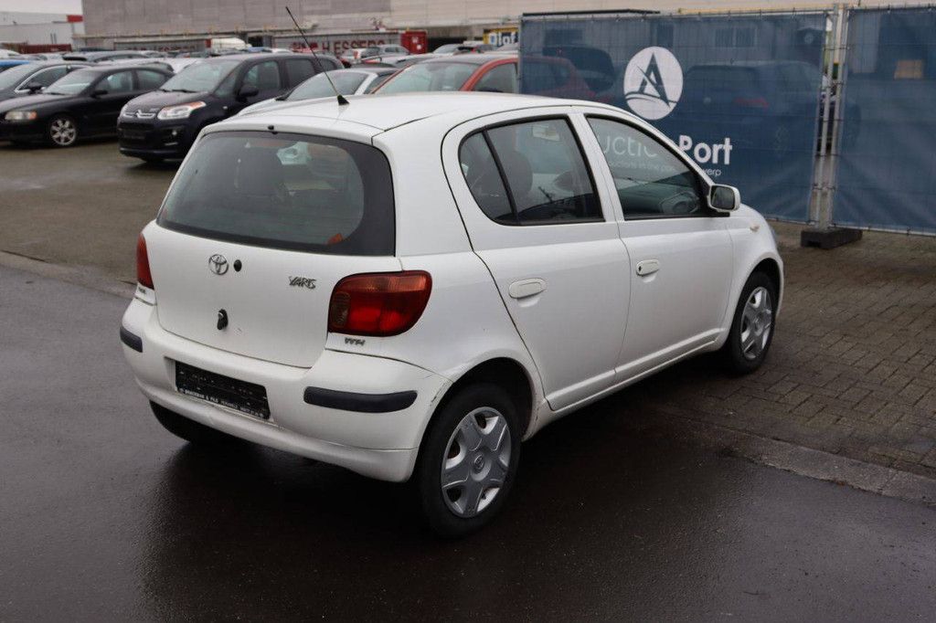 Pkw Toyota Yaris Benzin 84 PS 2004 (Margin)