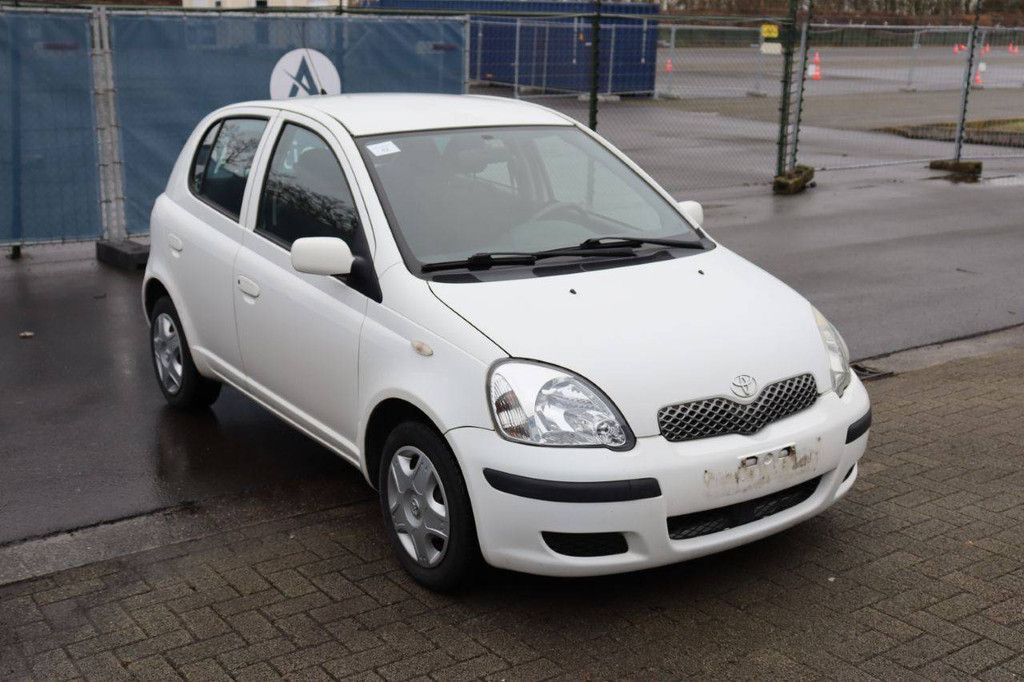 Pkw Toyota Yaris Benzin 84 PS 2004 (Margin)