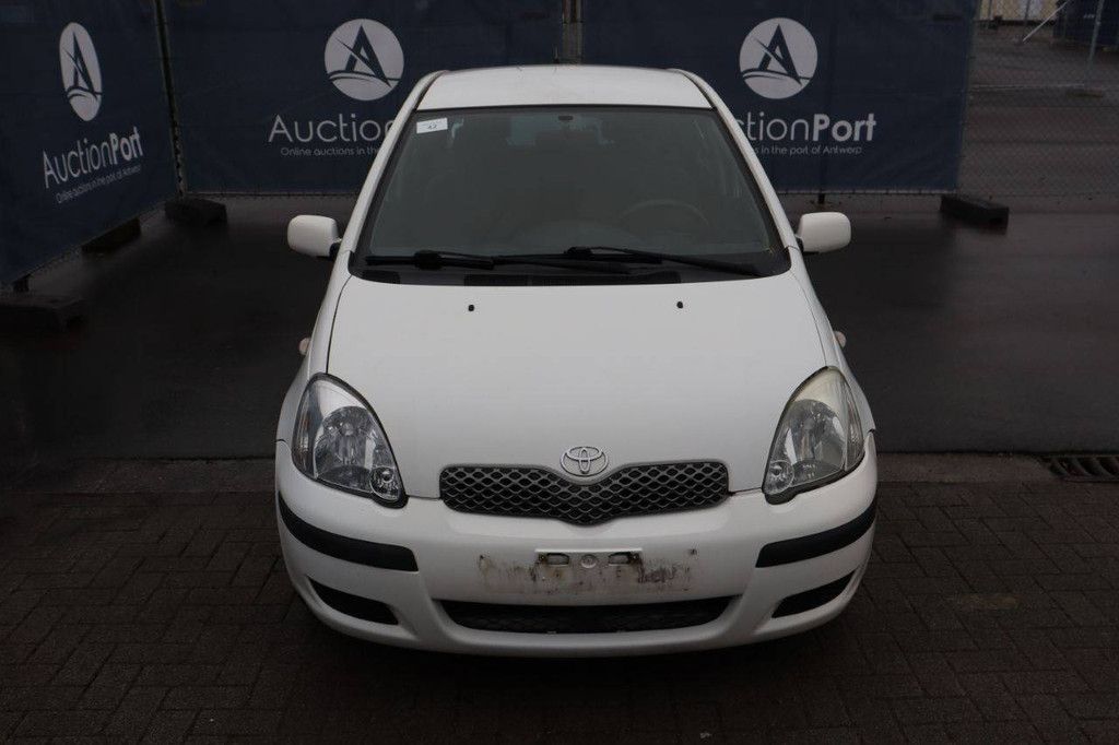 Pkw Toyota Yaris Benzin 84 PS 2004 (Margin)