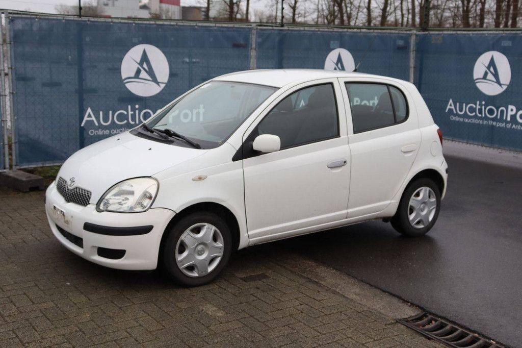 Pkw Toyota Yaris Benzin 84 PS 2004 (Margin)