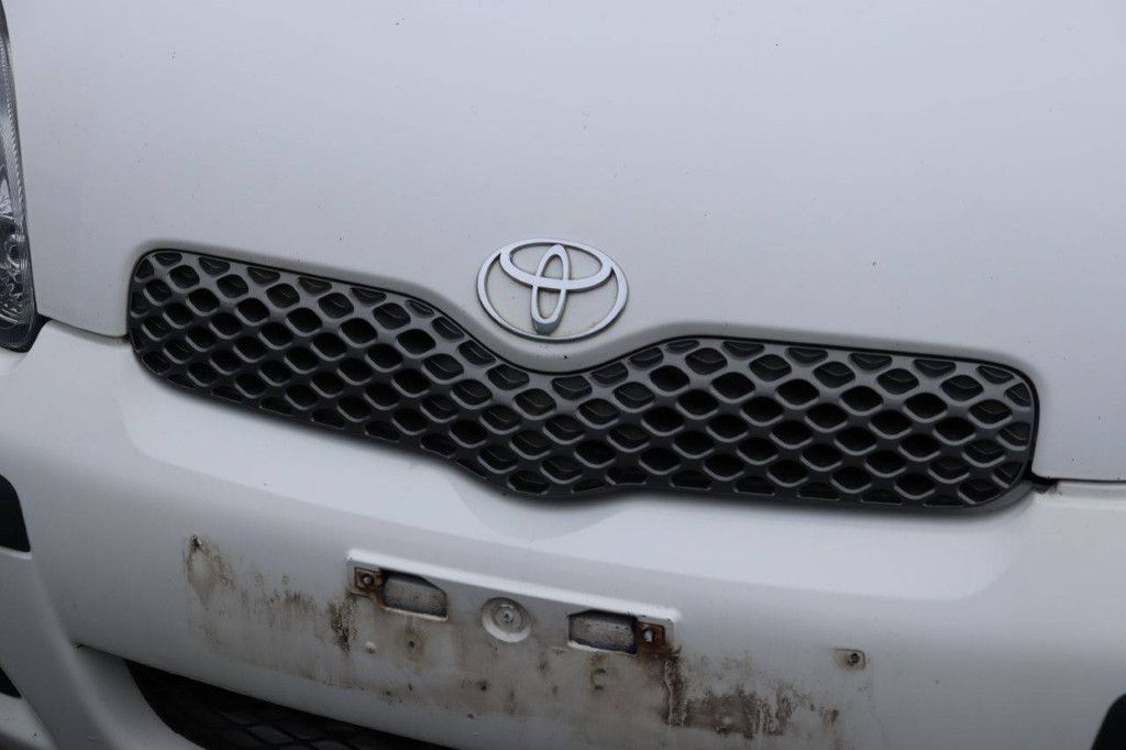 Pkw Toyota Yaris Benzin 84 PS 2004 (Margin)