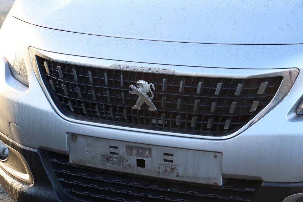 SUV Peugeot 2008 Petrol 82 hp 2019 (Margin)