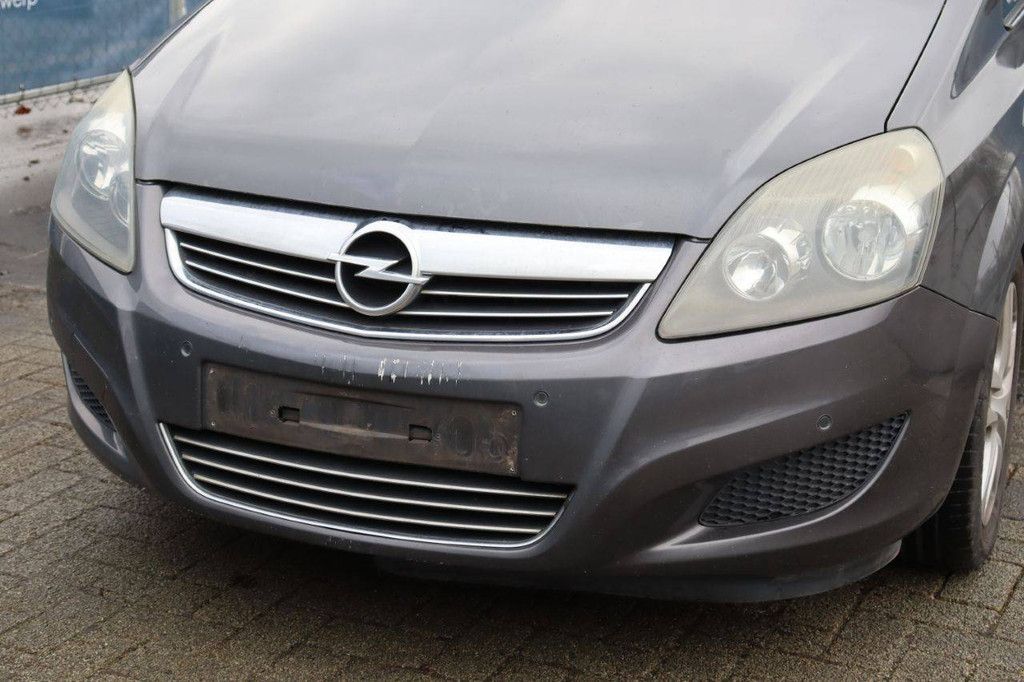 Passenger car Opel Zafira Petrol 94 hp 2010 (Margin)