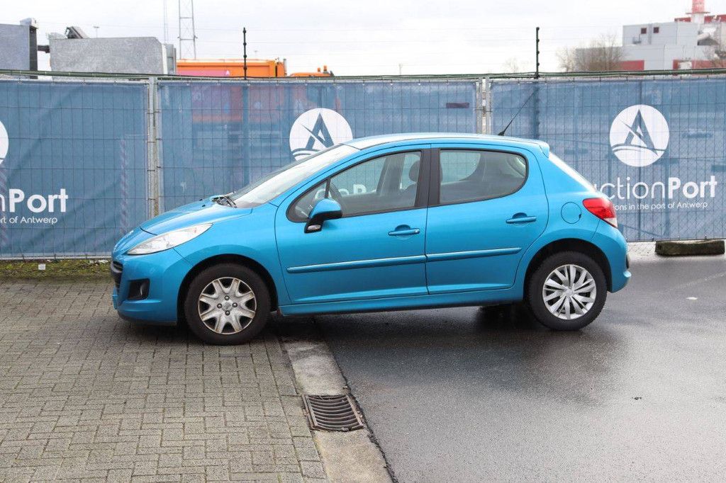 Pkw Peugeot 207 Benzin 73 PS 2013 (Marge)