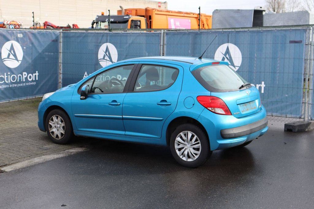 Pkw Peugeot 207 Benzin 73 PS 2013 (Marge)